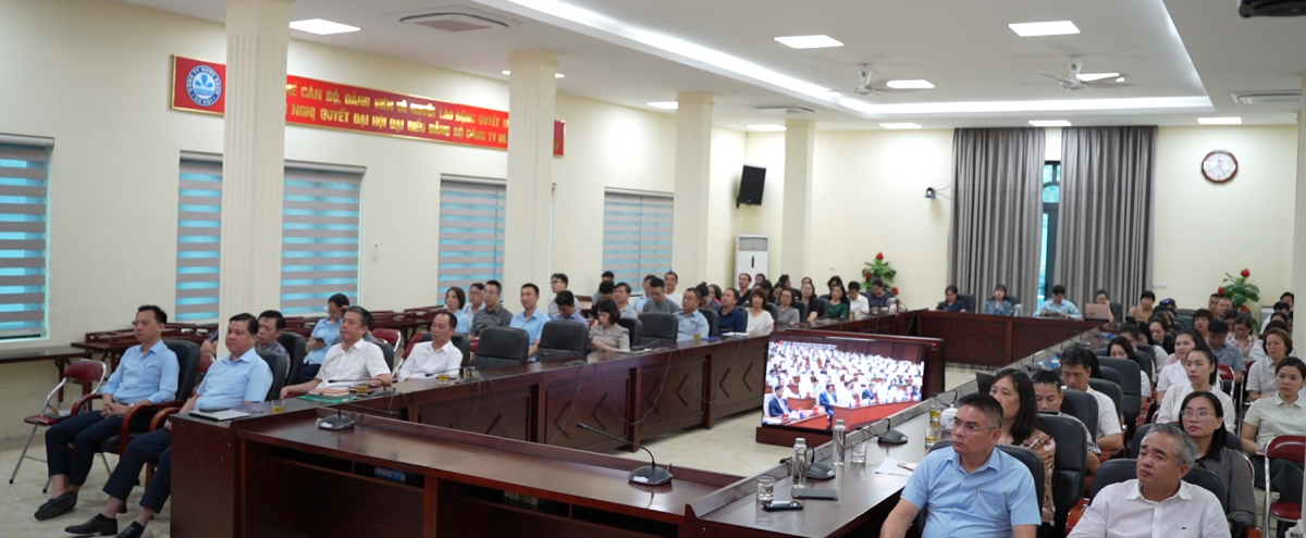 Đảng bộ Công ty Nước sạch Hà Nội tổ chức tiếp sóng Hội nghị toàn quốc nghiên cứu, học tập, quán triệt và triển khai thực hiện Nghị quyết Hội nghị lần thứ hai Ban Chấp hành Trung ương Đảng khóa XIV và tổ chức Hội nghị của Thành phố quán triệt các chương trình hành động của Ban thường vụ Thành ủy triển khai thực hiện Nghị quyết Hội nghị lần thứ hai Ban chấp hành Trung ương Đảng khóa XIV